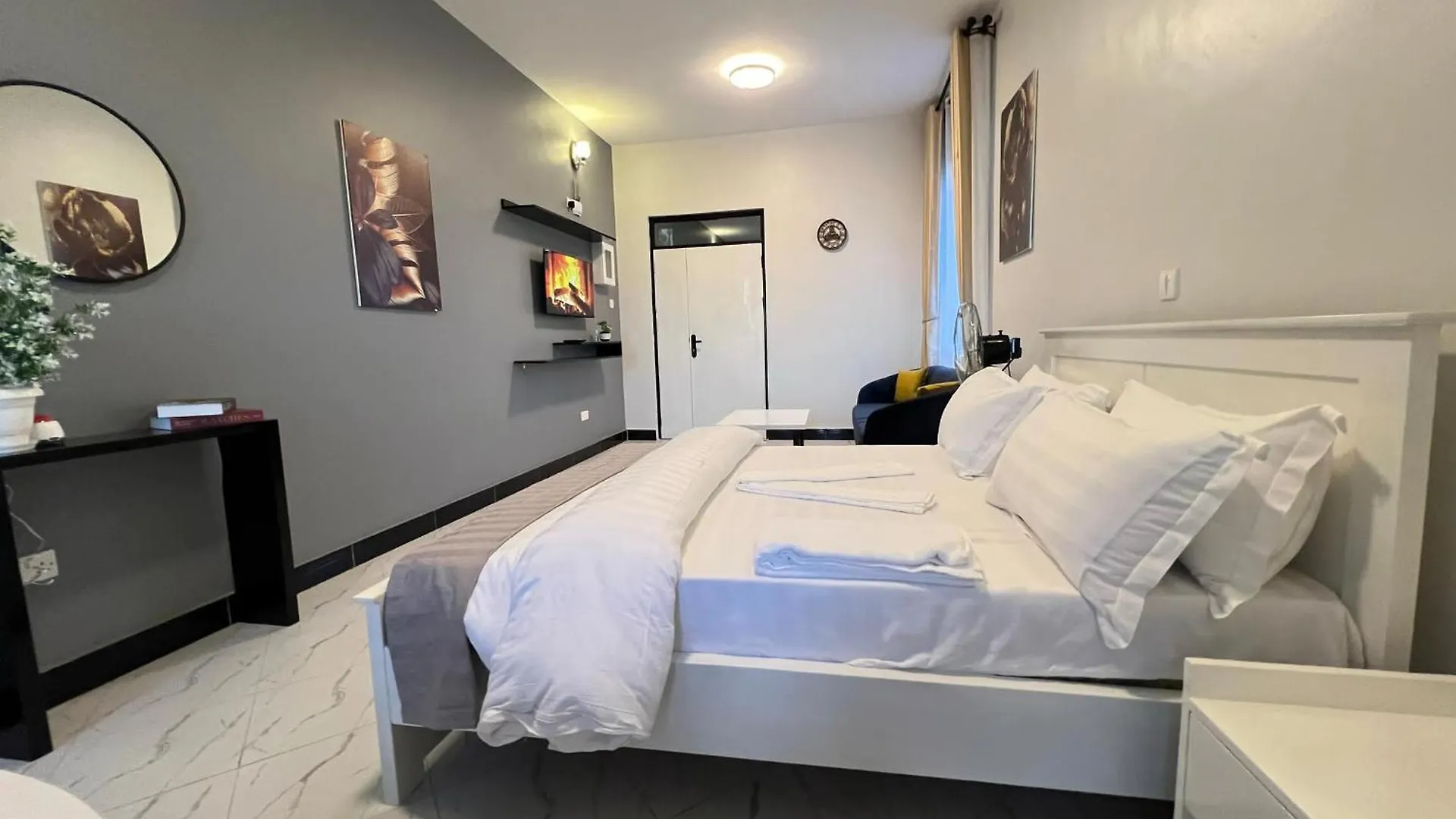 C&C Studio Apartments كامبالا